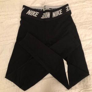 Black Nike leggings